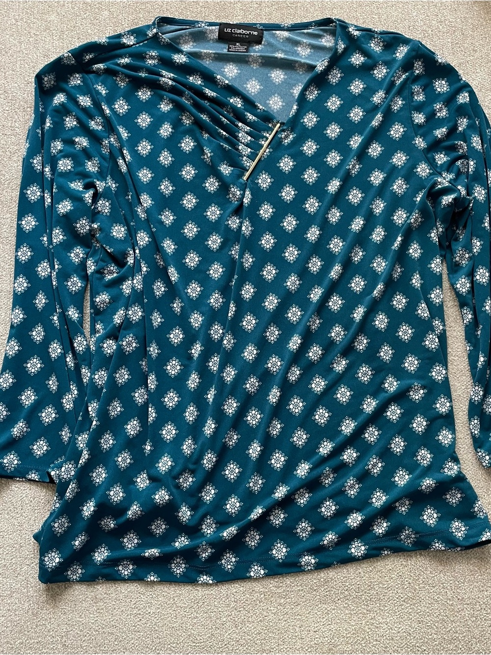 Liz Claiborne Teal V-Neck Long Sleeve Top with White Medallion Print